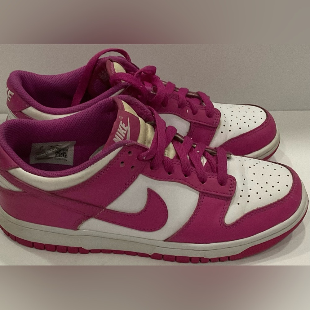 Nike dunk low pink & white sneakers women’s 7.5 youth 6Y athletic casual shoes